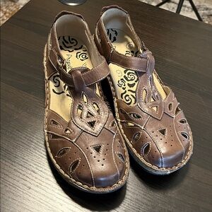 Propet Jenna Closed Toe Brown Leather Adjustable Strap Fisherman’s Sandals 10M